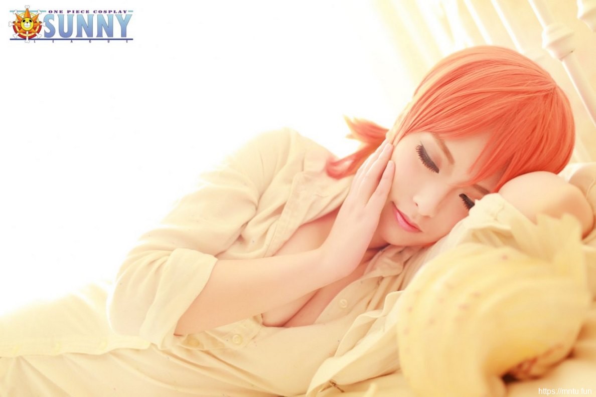 性感美女Cosplay《海贼王》娜美浴血爆棚