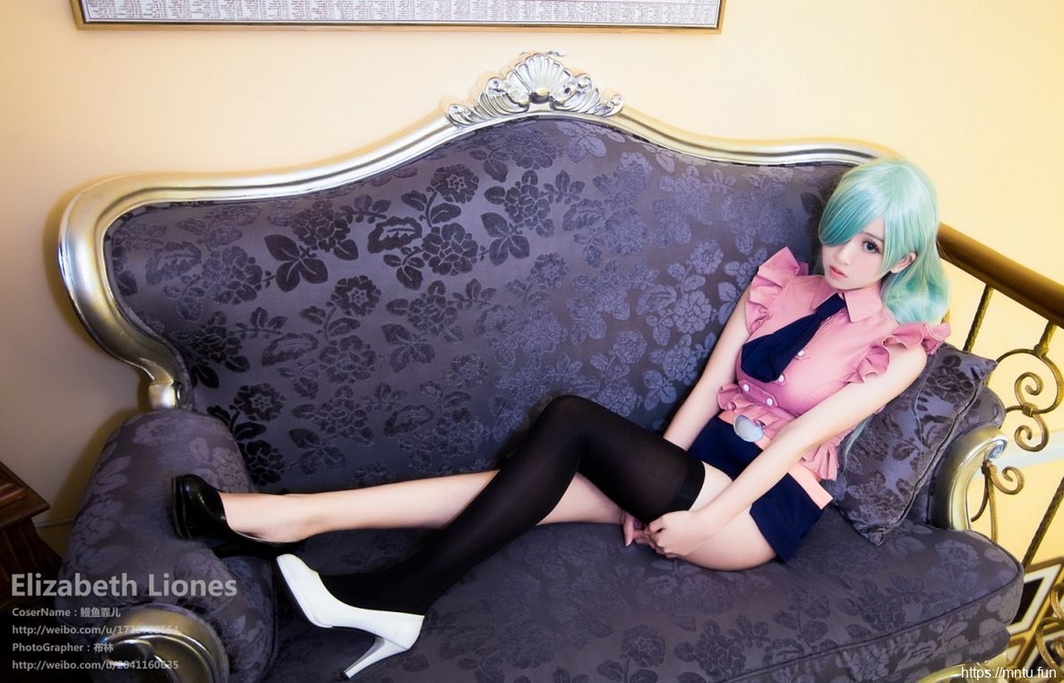 性感美女Cosplay伊丽莎白酥胸美腿