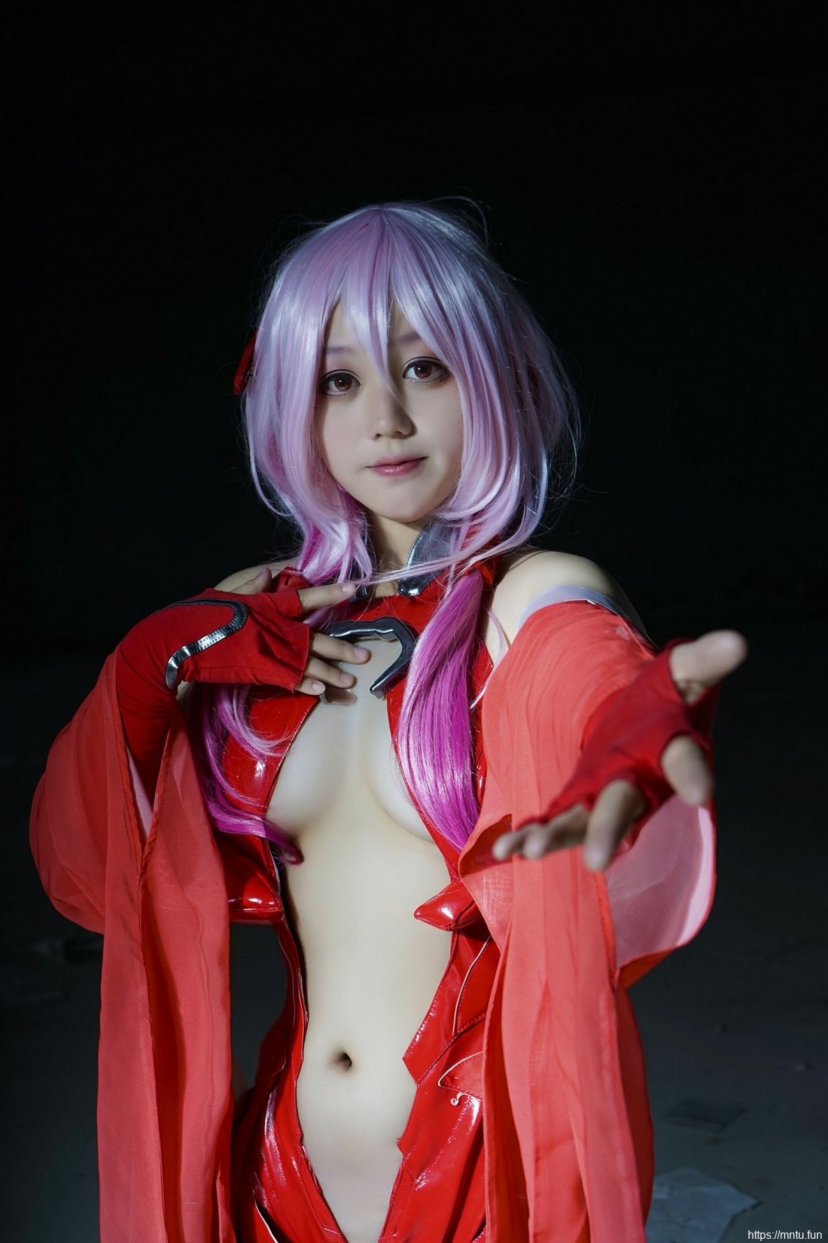 性感美女Cosplay楪祈袒胸露乳散发诱人气息