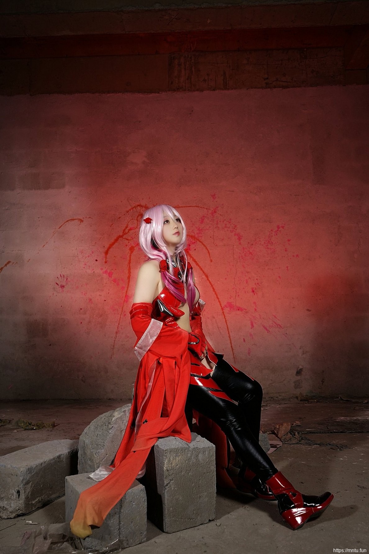 性感美女Cosplay楪祈袒胸露乳散发诱人气息