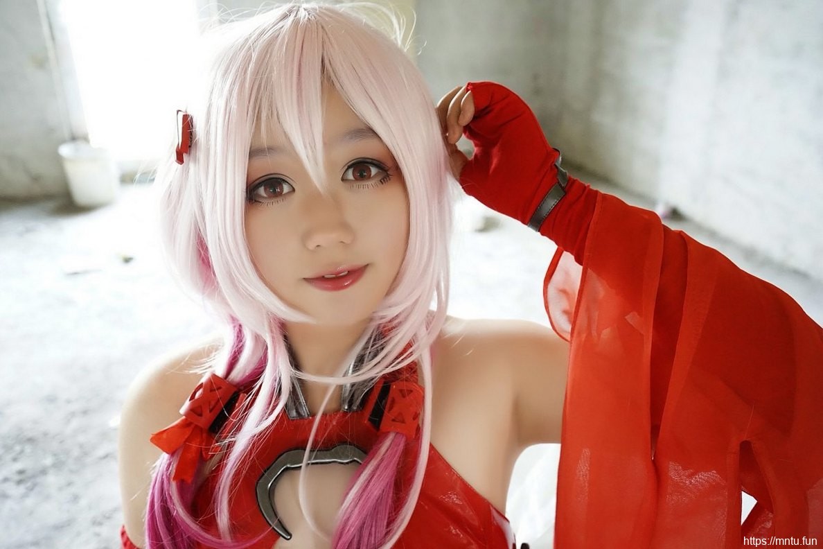 性感美女Cosplay楪祈袒胸露乳散发诱人气息