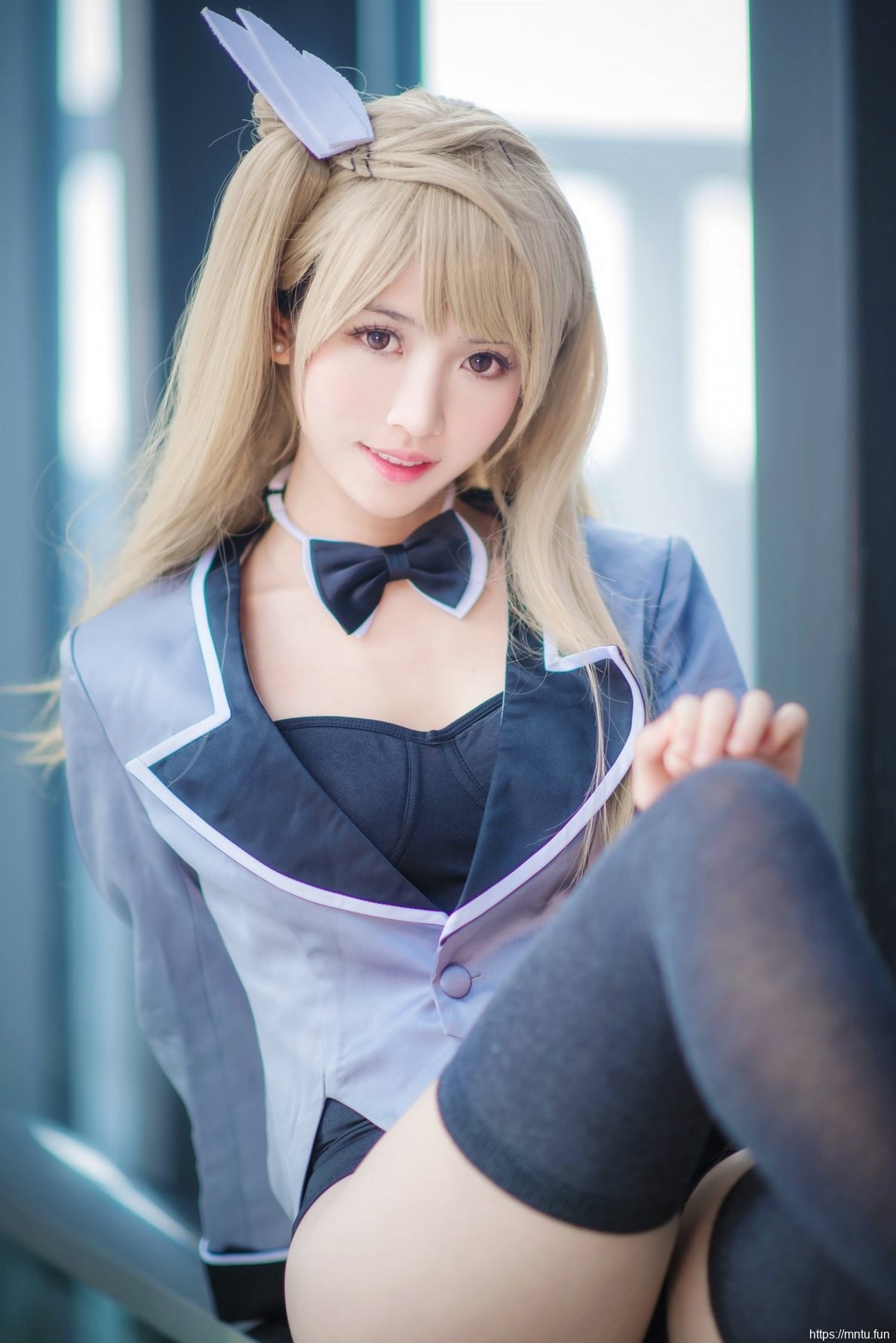前凸后翘靓丽美女Cosplay南小鸟性感美图