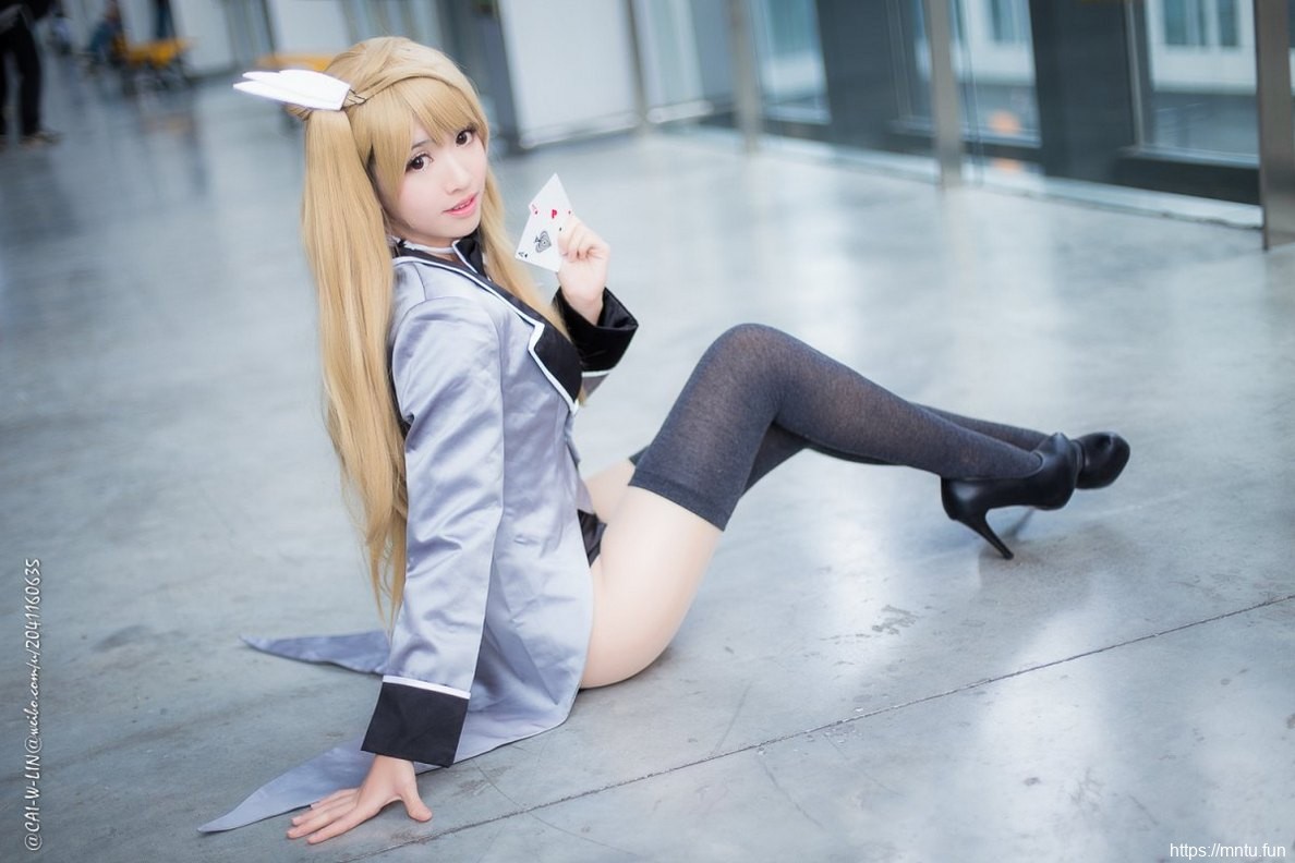 前凸后翘靓丽美女Cosplay南小鸟性感美图