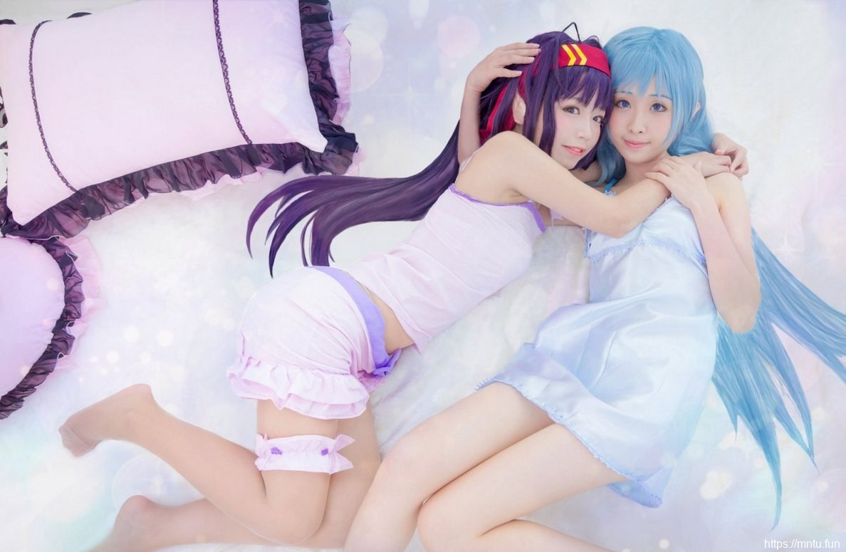 白皙美少女Cosplay白皙身材让人喷血