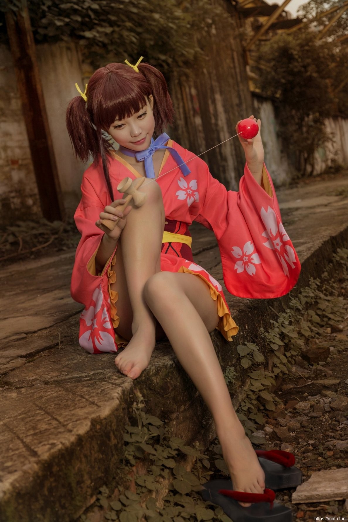 双马尾美少女户外Cosplay摄影美图