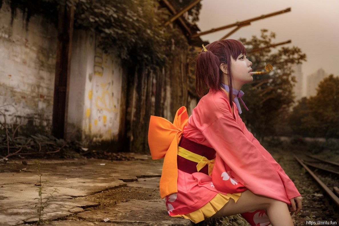 双马尾美少女户外Cosplay摄影美图