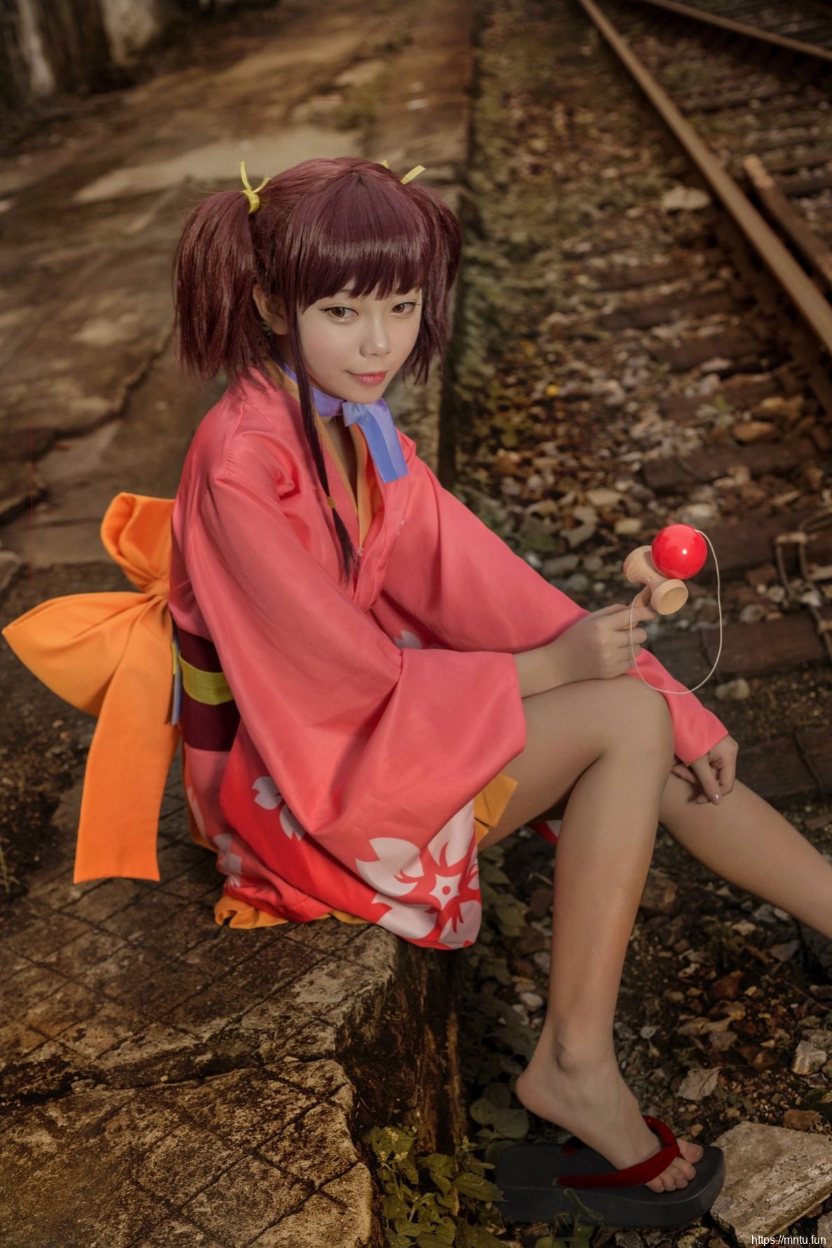 双马尾美少女户外Cosplay摄影美图