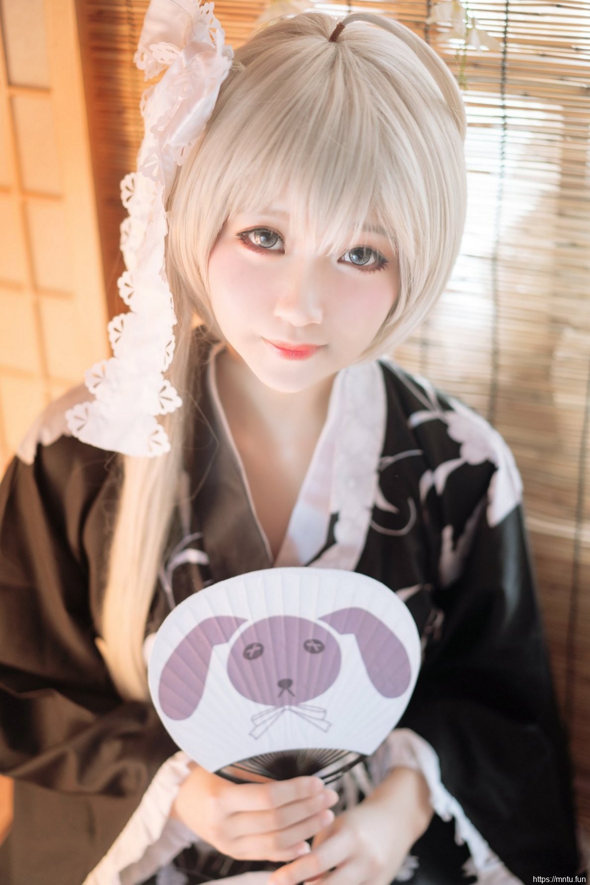 甜美少女Cosplay春日野穹显露白皙美肌