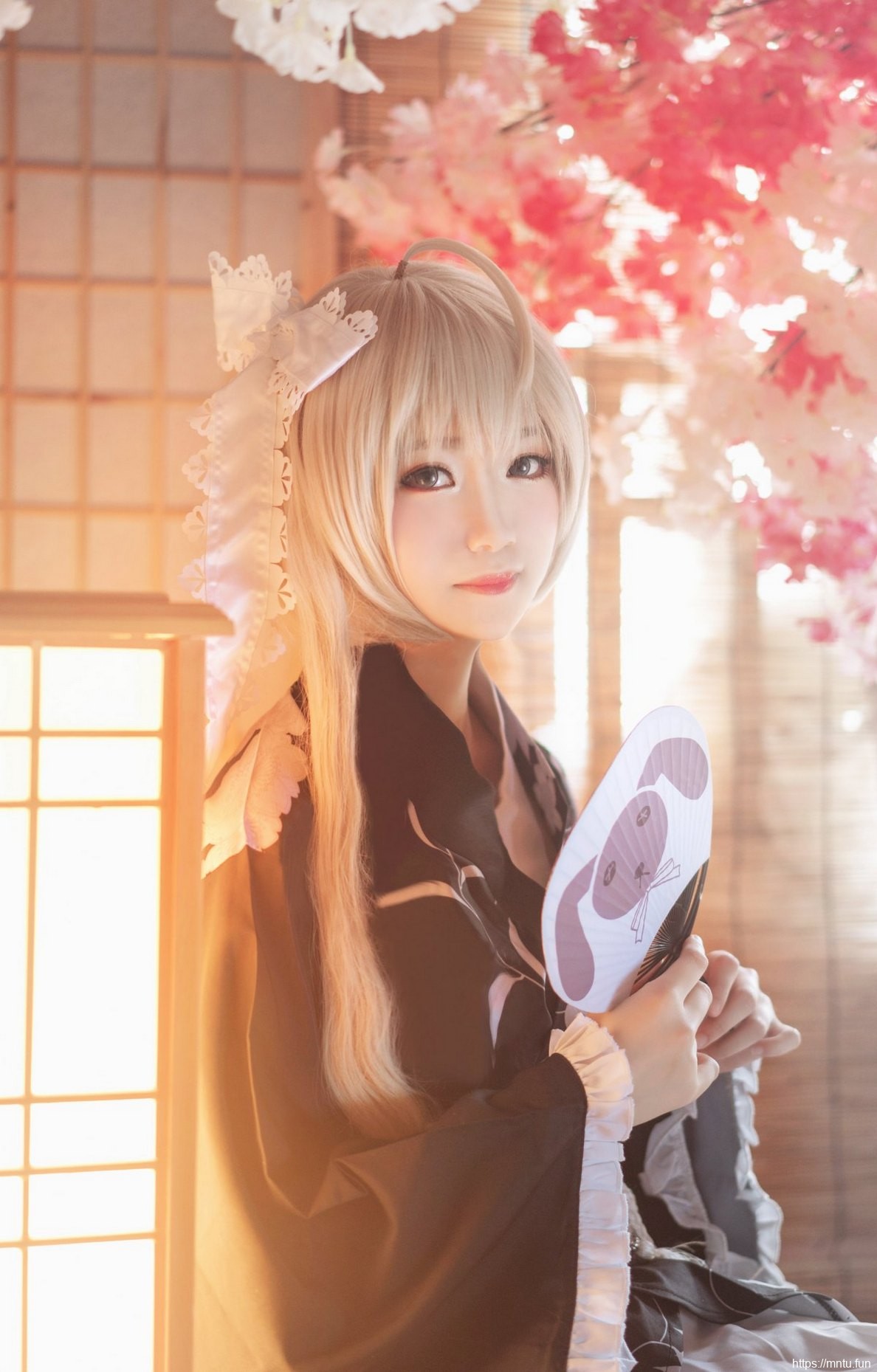 甜美少女Cosplay春日野穹显露白皙美肌