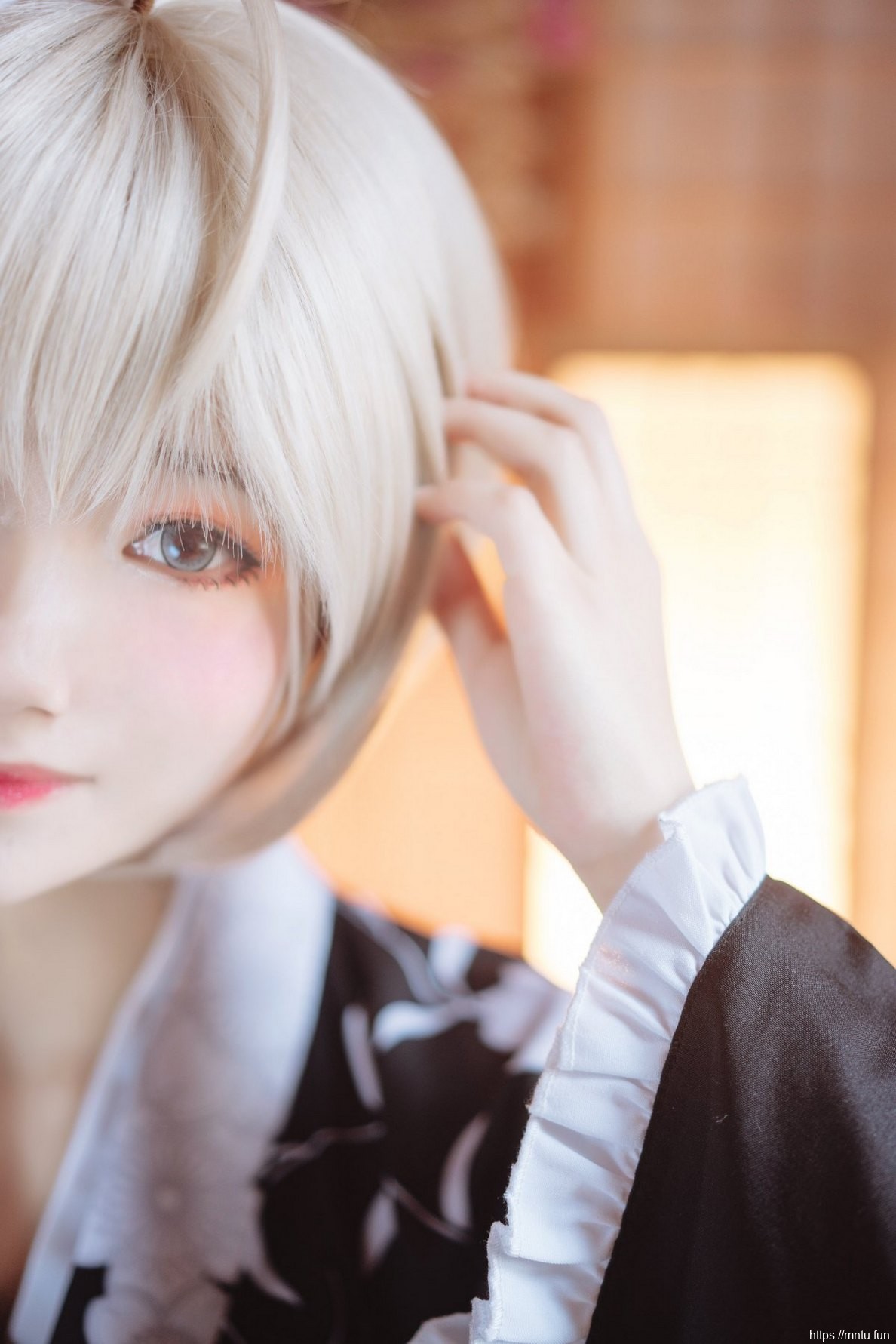 甜美少女Cosplay春日野穹显露白皙美肌