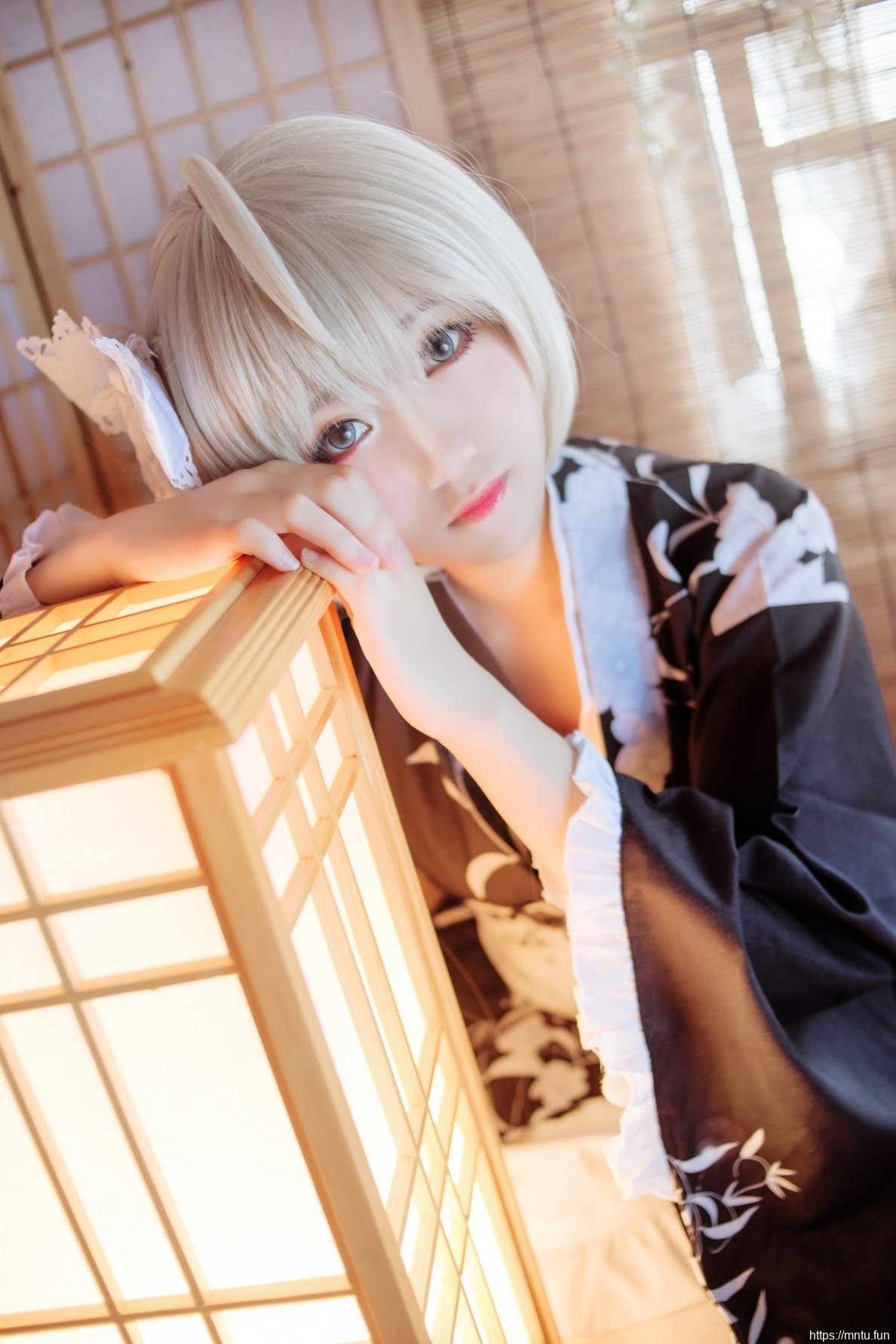 甜美少女Cosplay春日野穹显露白皙美肌