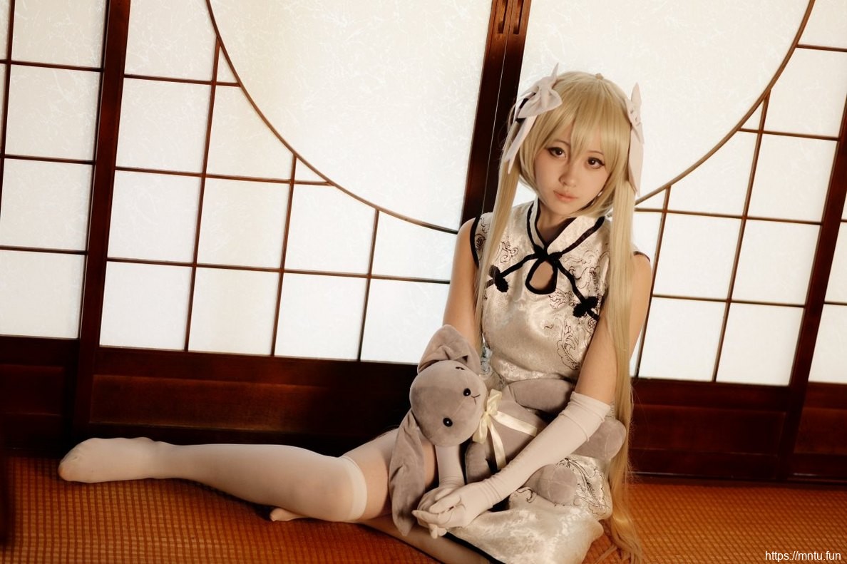 旗袍美女Cosplay春日野穹挑动宅男心