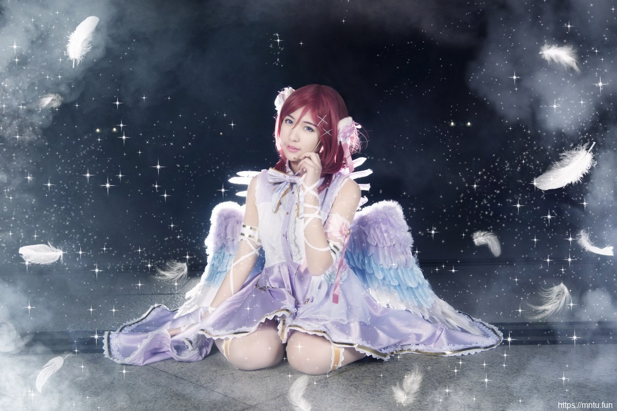 清新美女Cosplay动漫人物Maki迷倒无数宅男