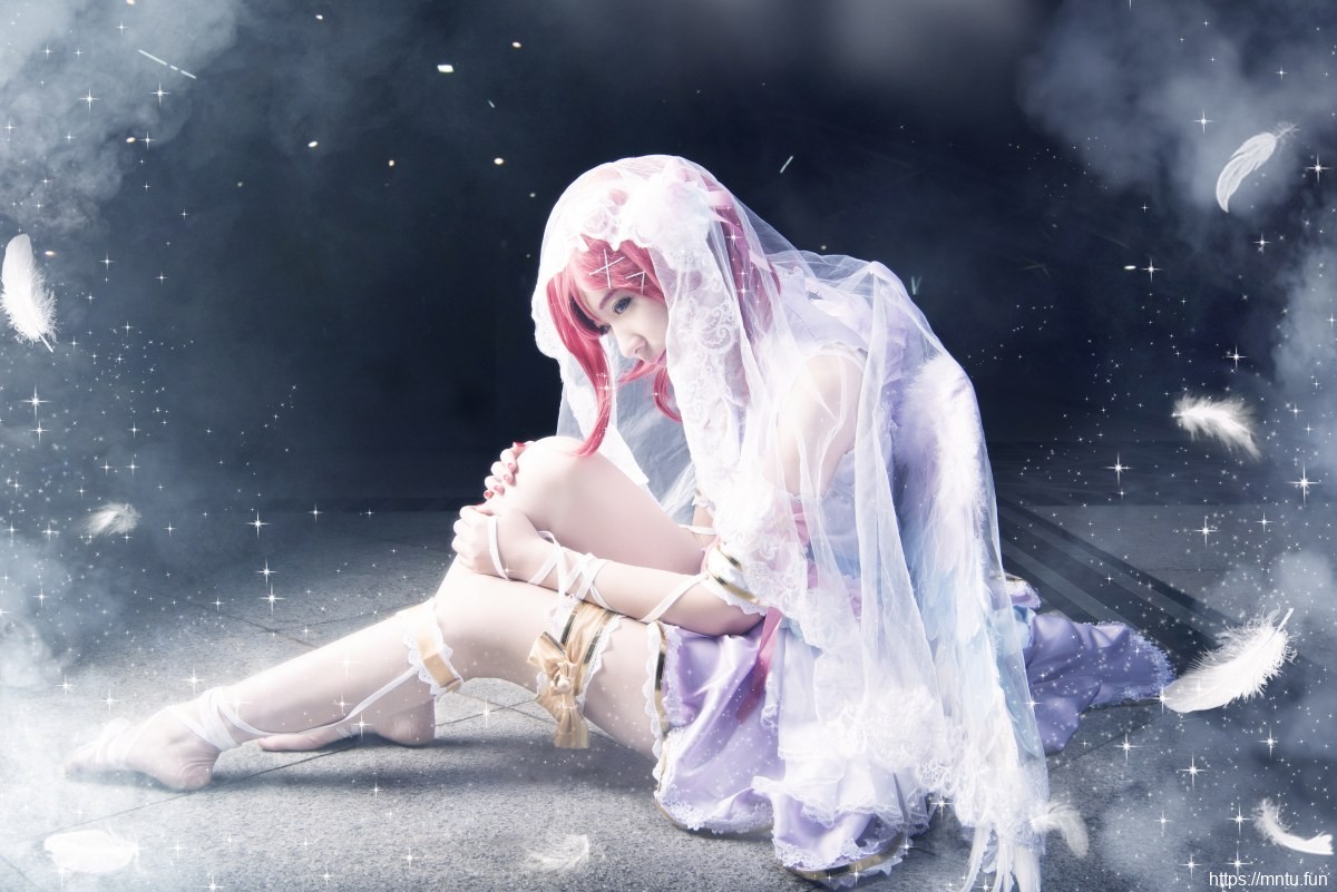 清新美女Cosplay动漫人物Maki迷倒无数宅男