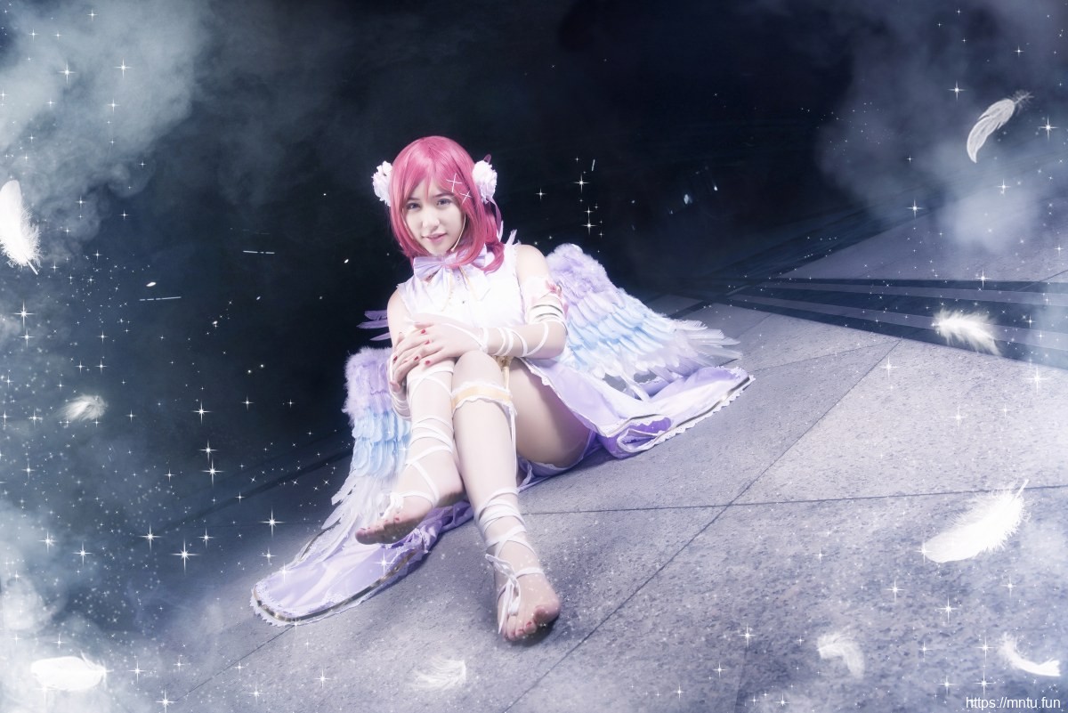 清新美女Cosplay动漫人物Maki迷倒无数宅男