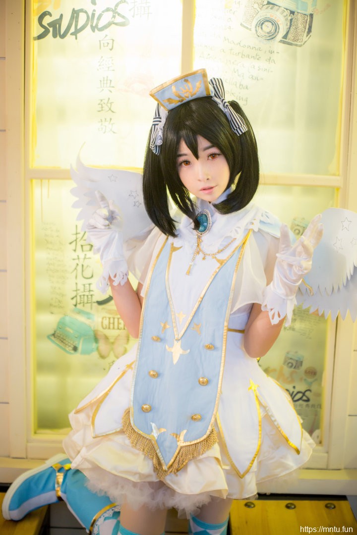 性感美女Cosplay矢泽妮可十分可爱