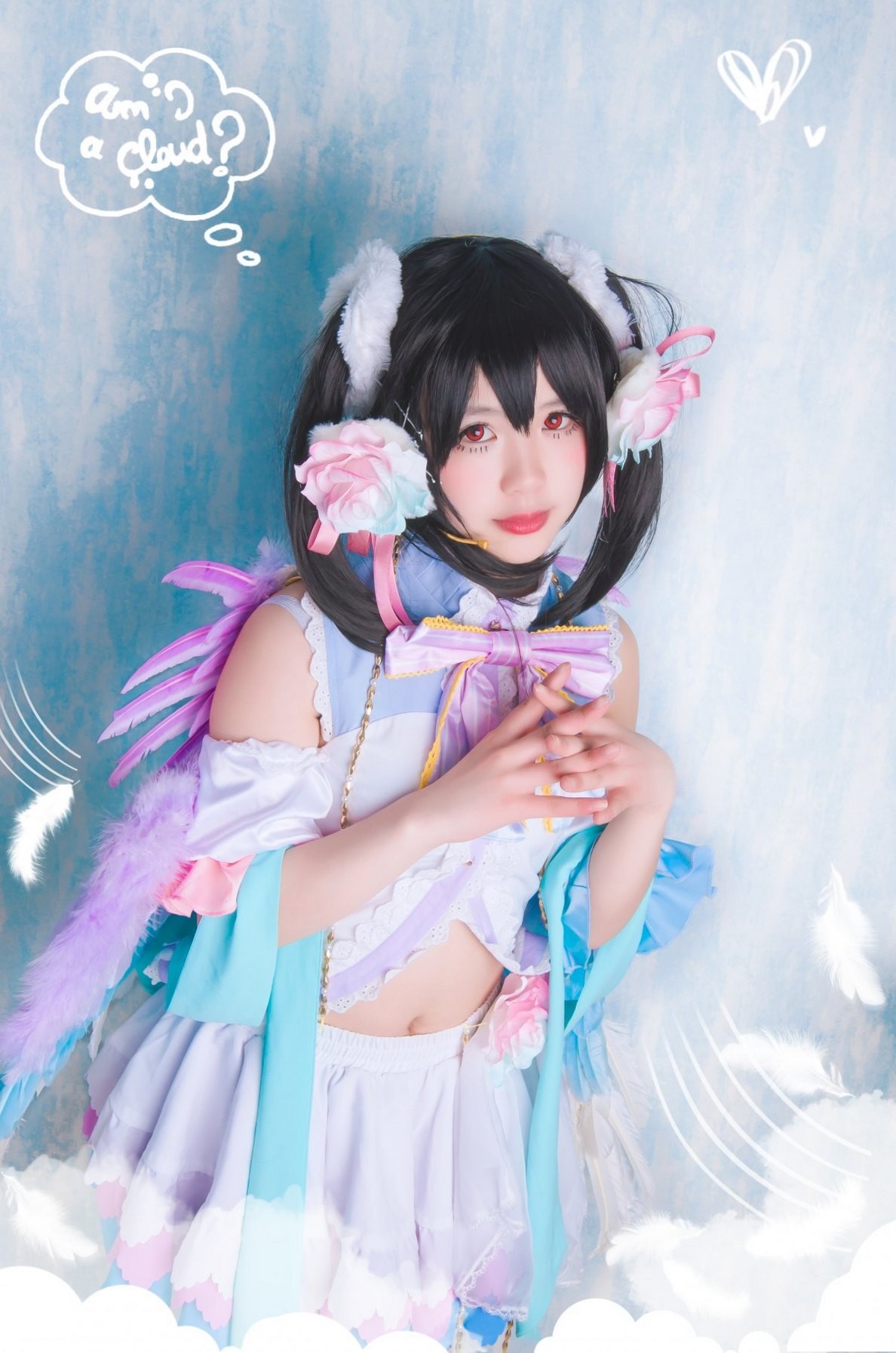 可爱美少女Cosplay矢泽妮可展露白皙美腿