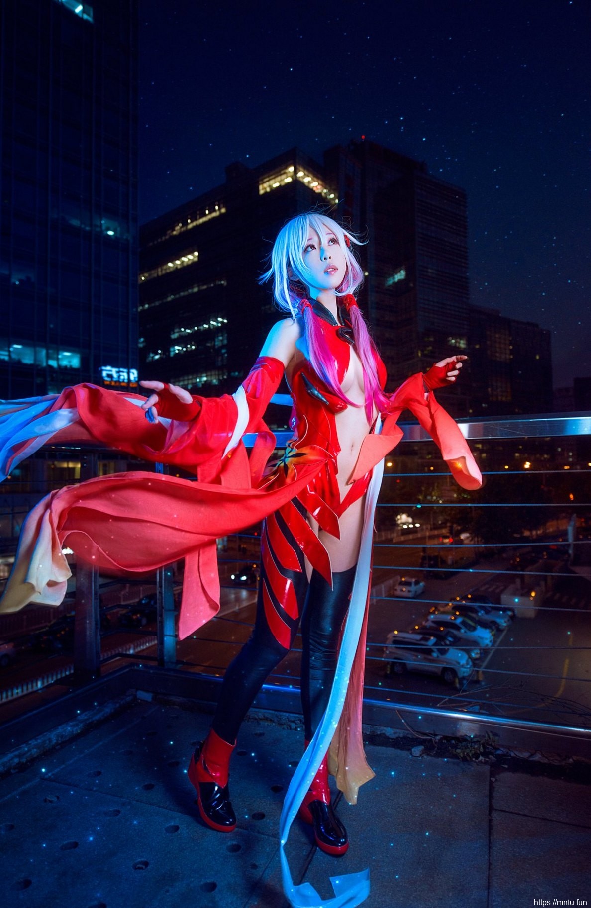 俊俏美女身穿性感Cosplay楪祈欲罢不能