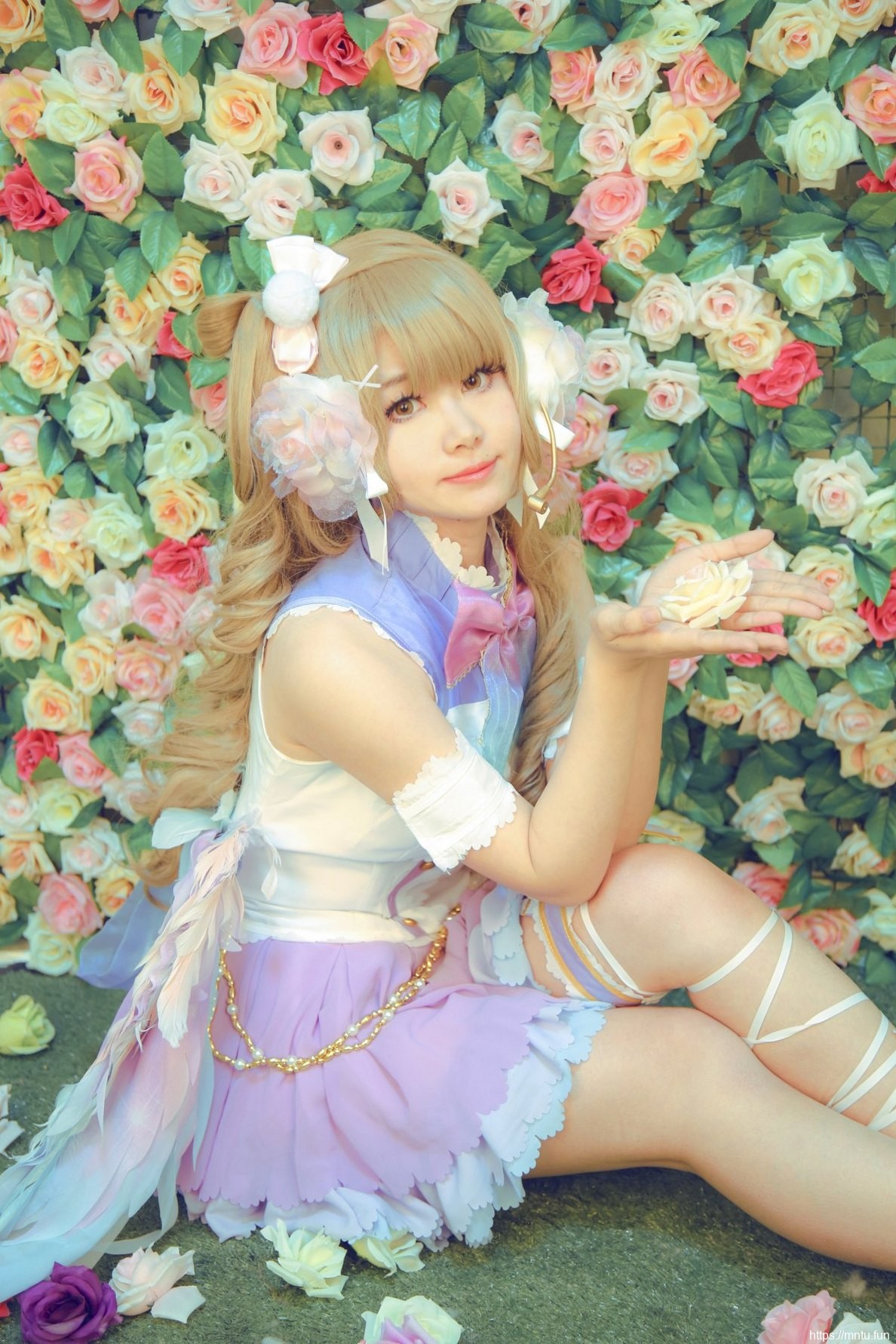 甜美少女Cosplay动漫人物征服宅男