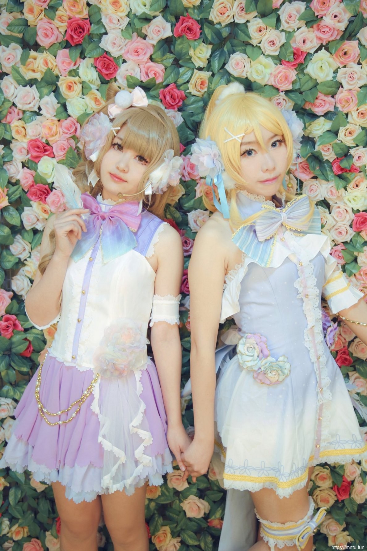 甜美少女Cosplay动漫人物征服宅男