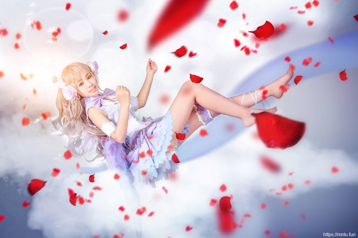 清纯美女Cosplay南小鸟及园田海未