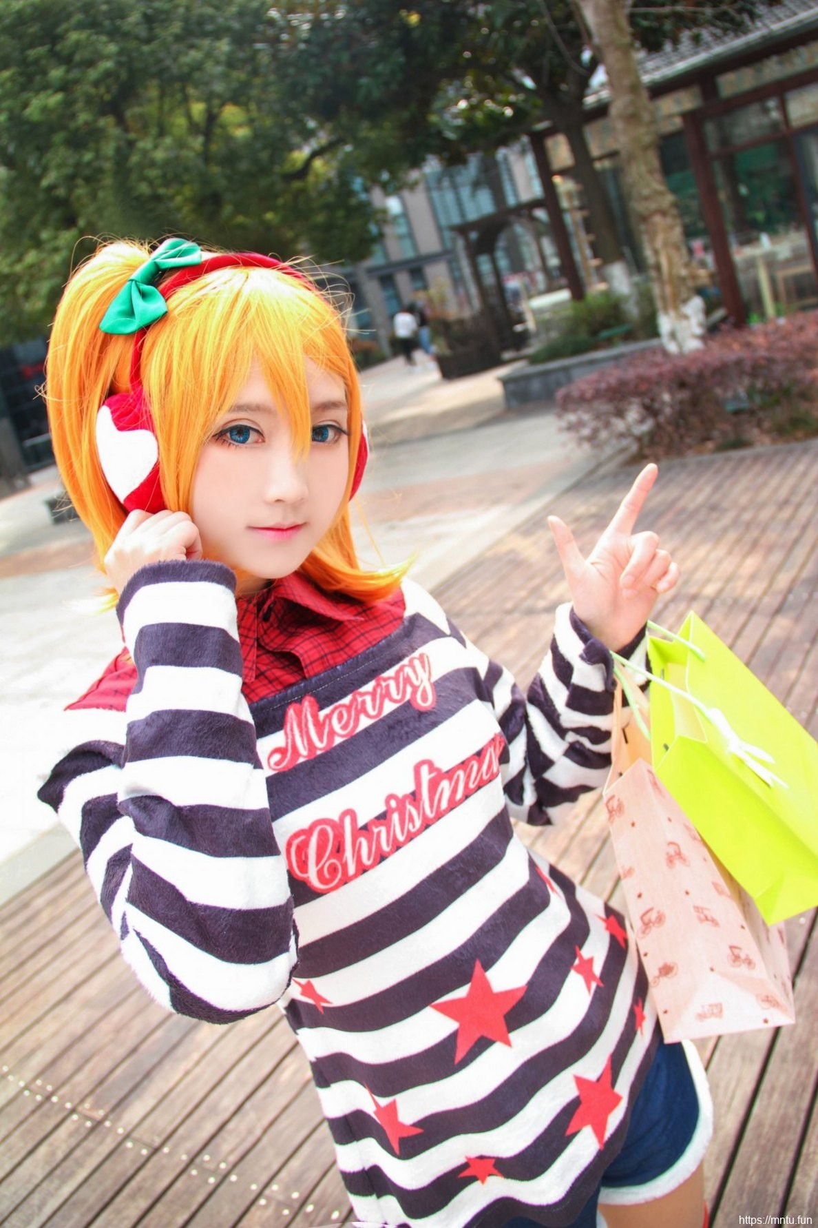 可爱美少女Cosplay高坂穗乃果十分迷人