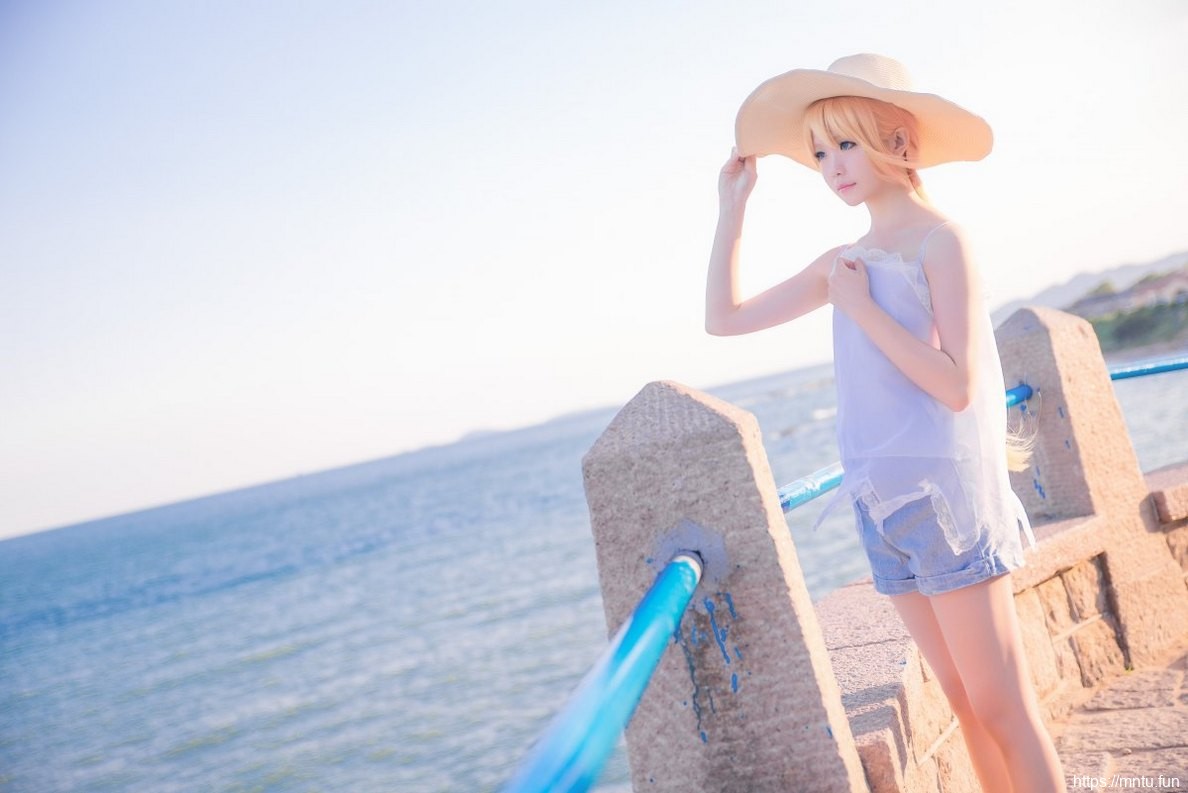 白皙美少女Cosplay乱藤四郎秒杀宅男心