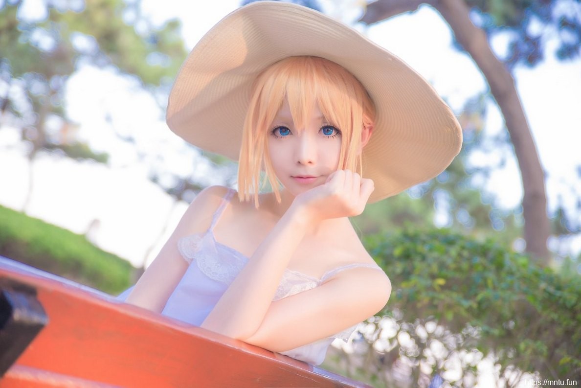 白皙美少女Cosplay乱藤四郎秒杀宅男心