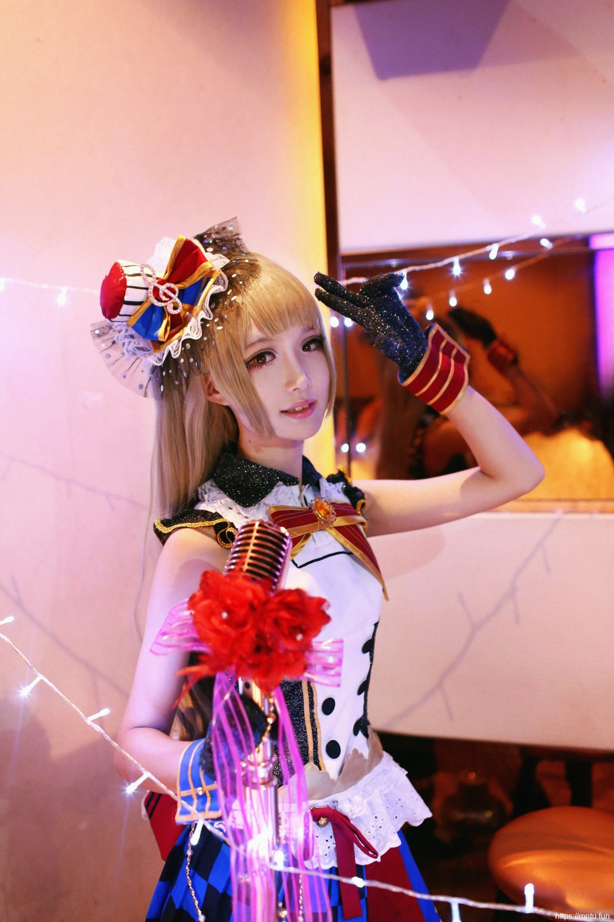 清纯美女Cosplay南小鸟非常迷人