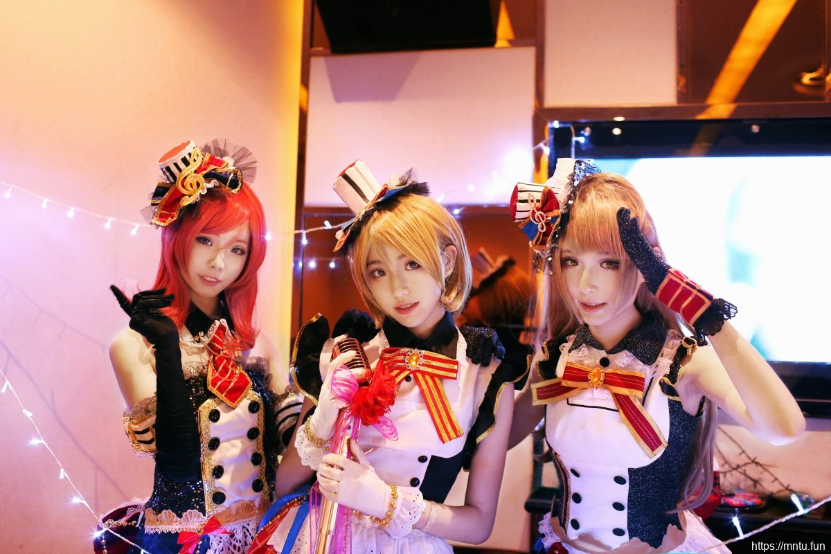 清纯美女Cosplay南小鸟非常迷人