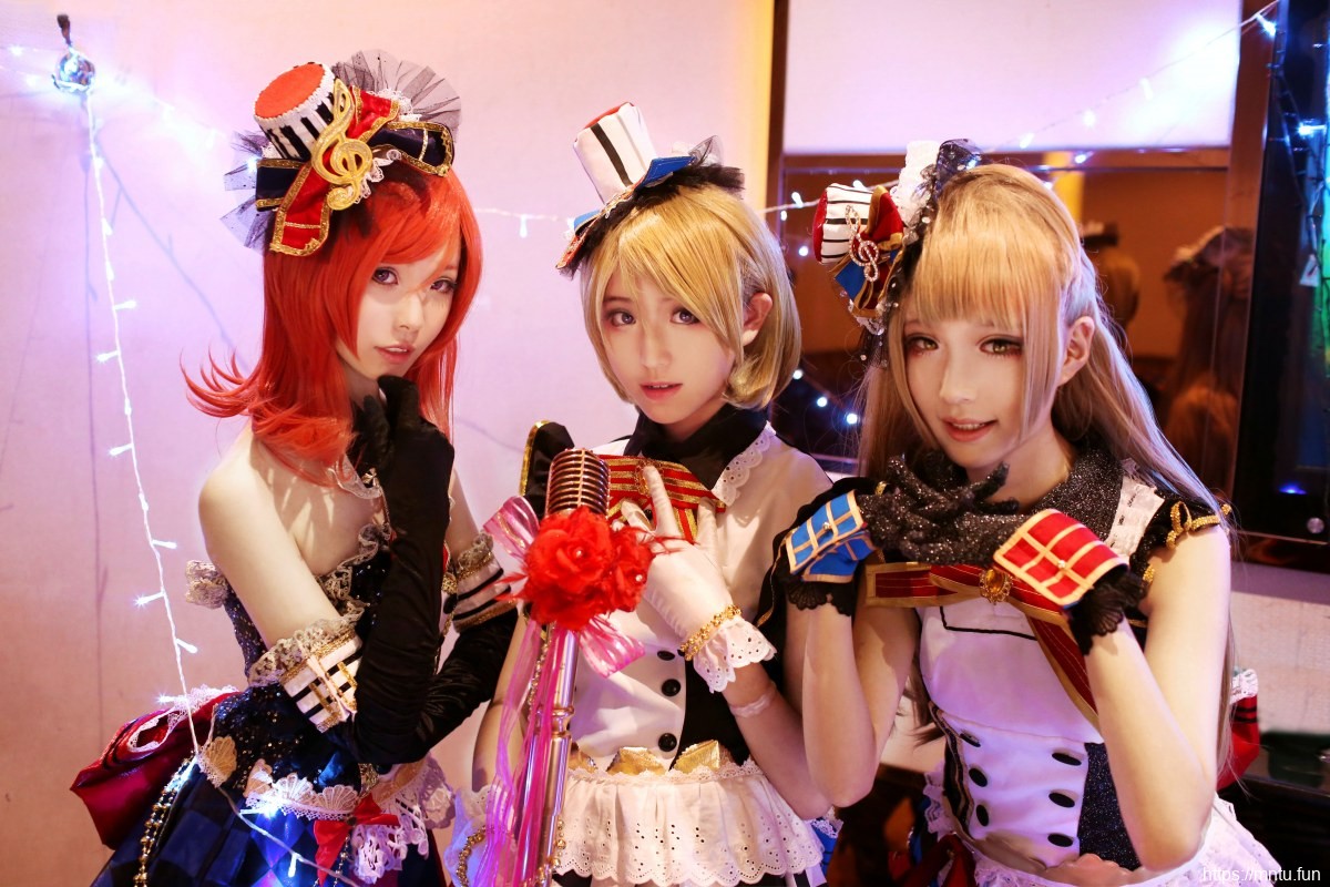 清纯美女Cosplay南小鸟非常迷人