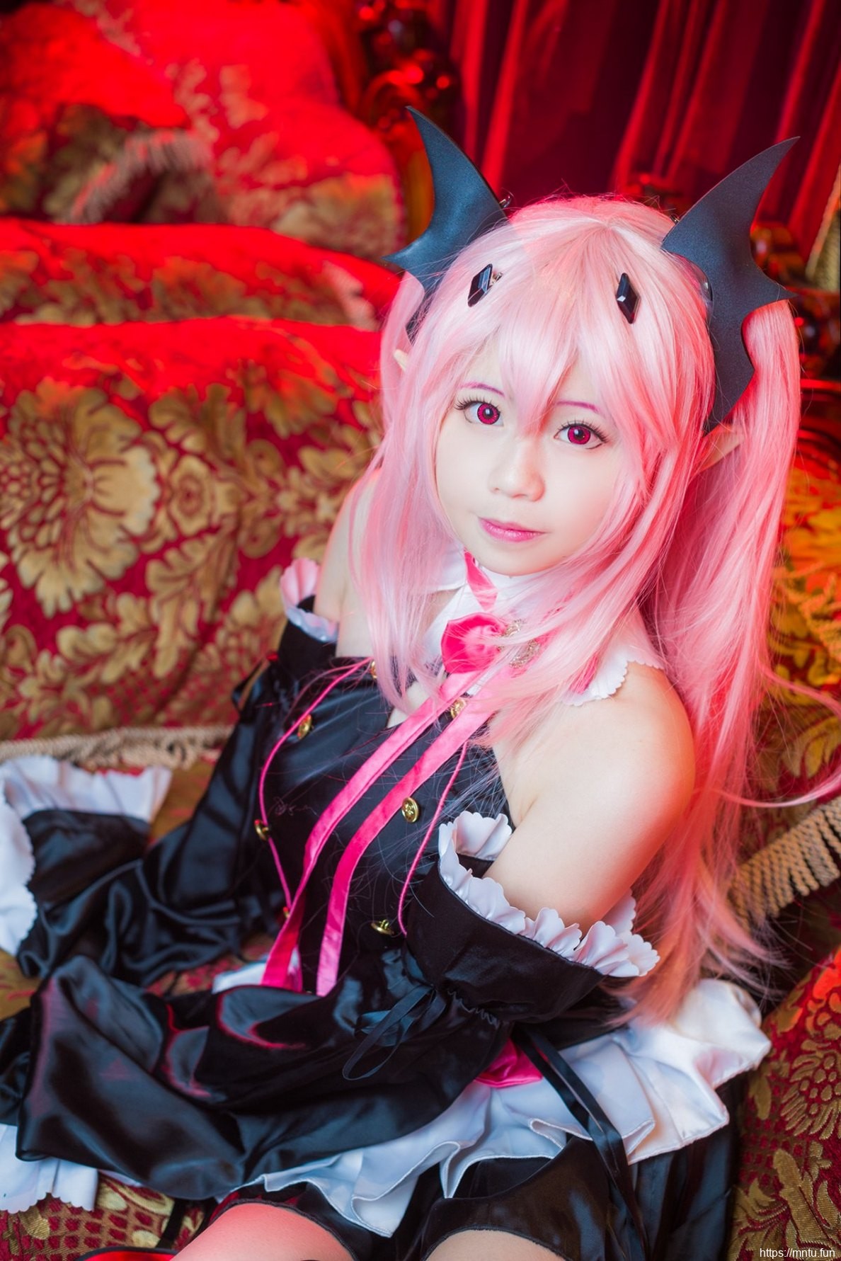 白皙美女Cosplay《终结的炽天使》萌娘克鲁鲁