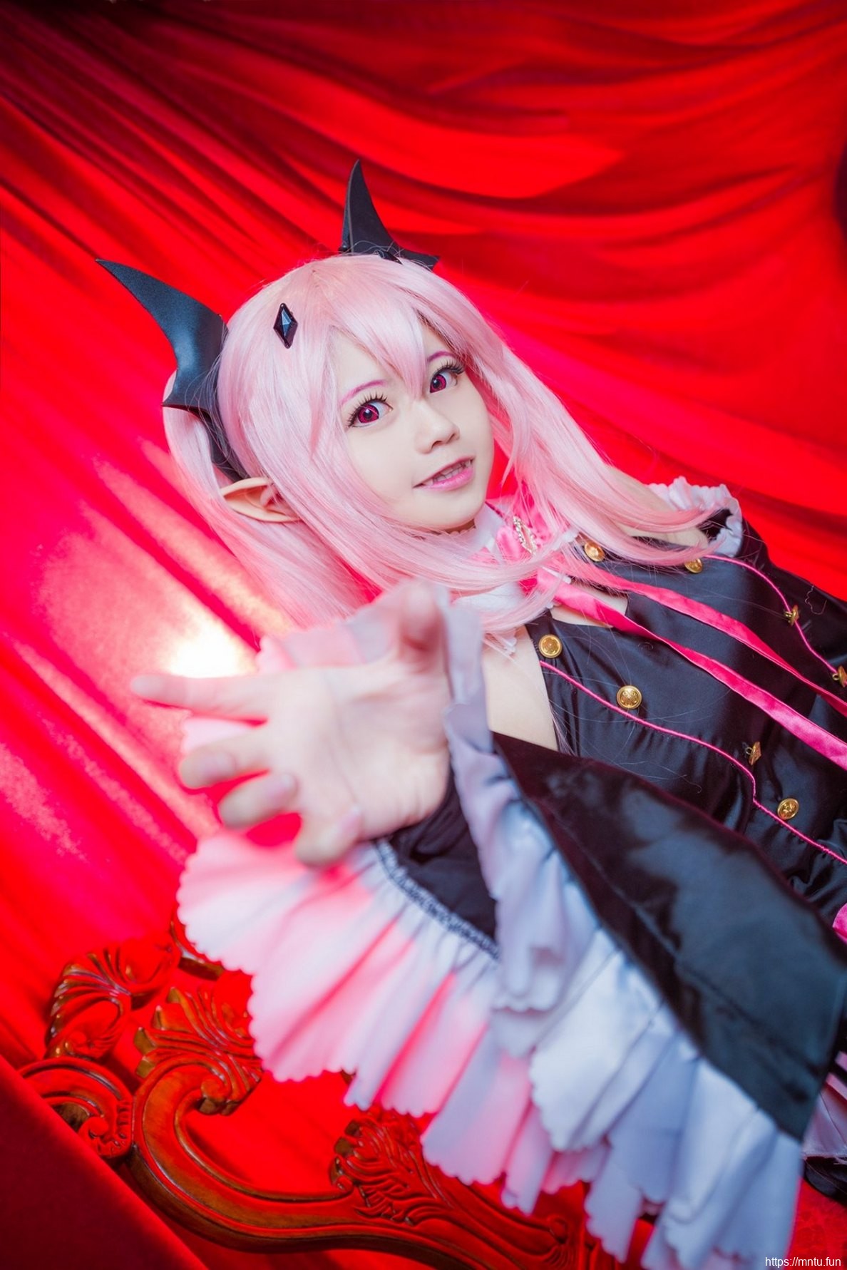 白皙美女Cosplay《终结的炽天使》萌娘克鲁鲁