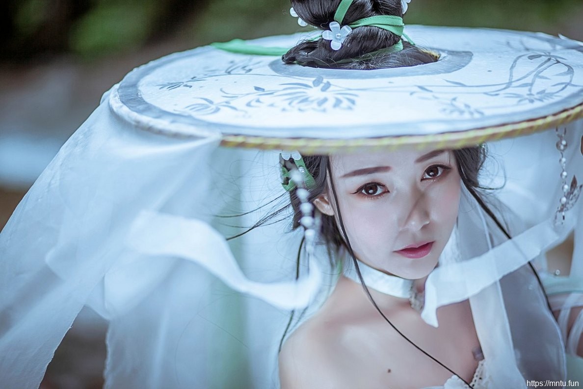 极品美女Cosplay身着古装高清摄影