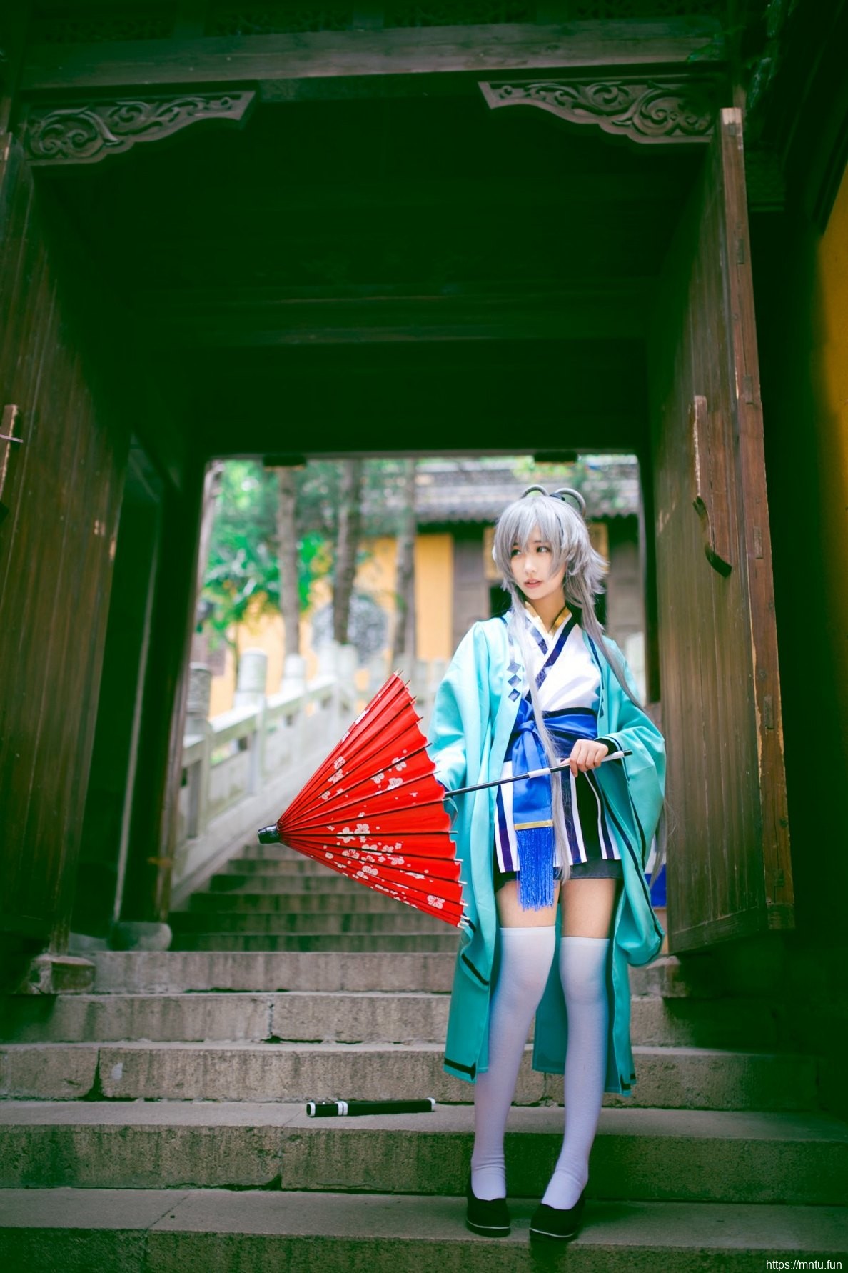 娇小可人古风美女洛天依Cosplay身材迷人