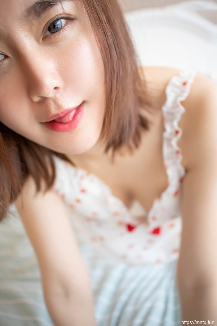 惹人欲火的秀丽可人悠蜜床上欲求不满37p