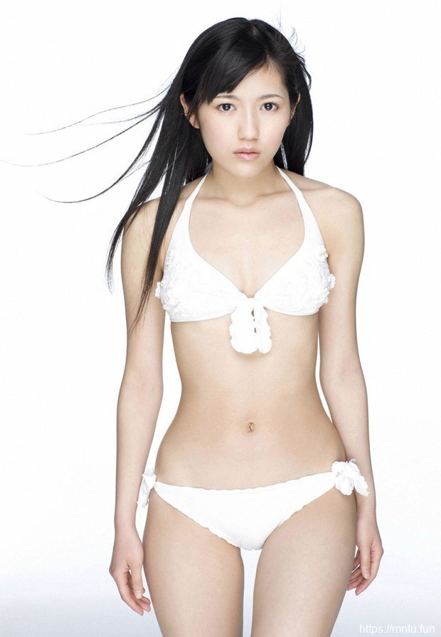 养眼白嫩mm渡辺麻友吸睛比基尼私房照22p