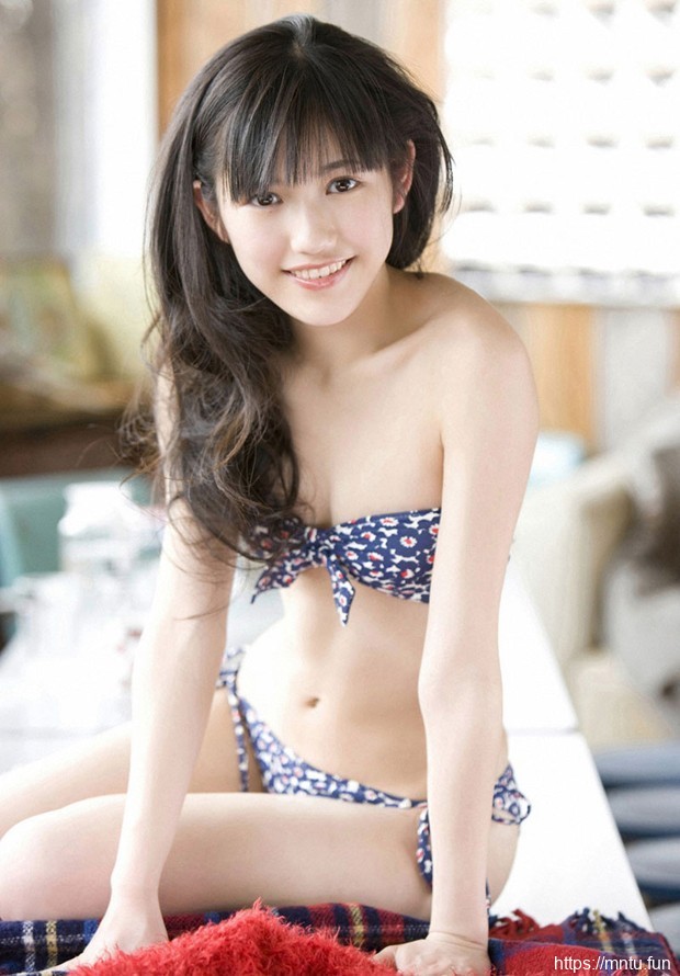 养眼白嫩mm渡辺麻友吸睛比基尼私房照22p