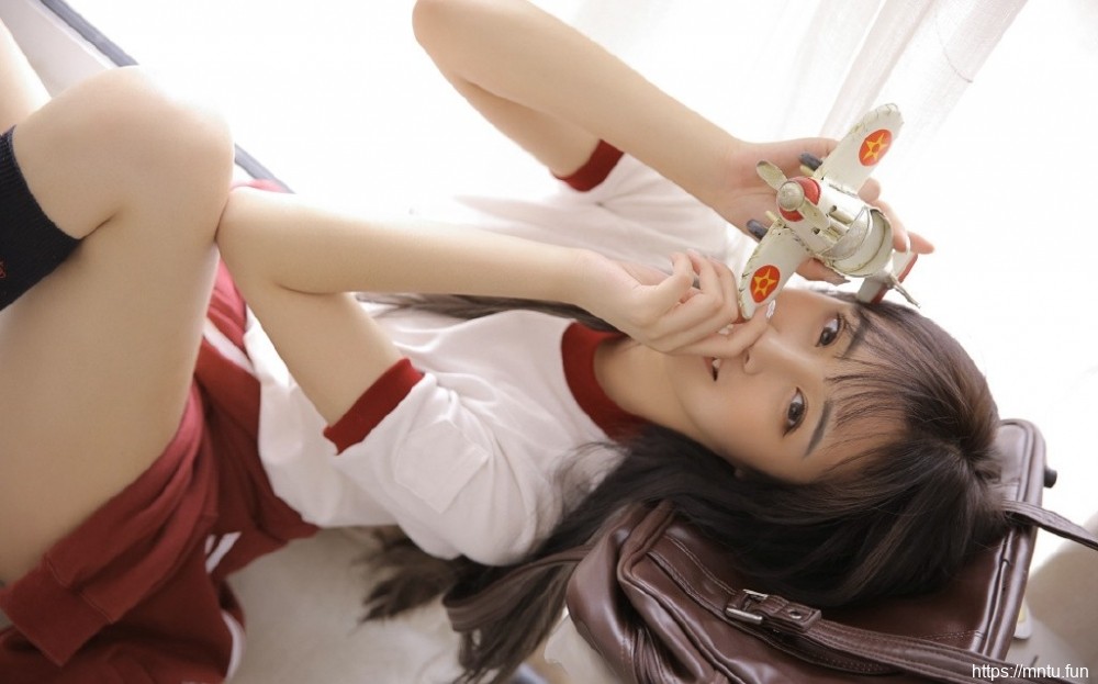 青春靓丽的高中女友粉嫩20p长腿水盈盈杏眸勾火另类图片