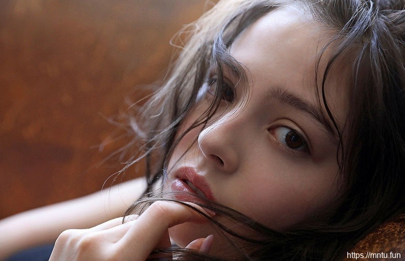 娇躯又水又嫩的混血美女死库水丁字裤饱满诱人特性写真