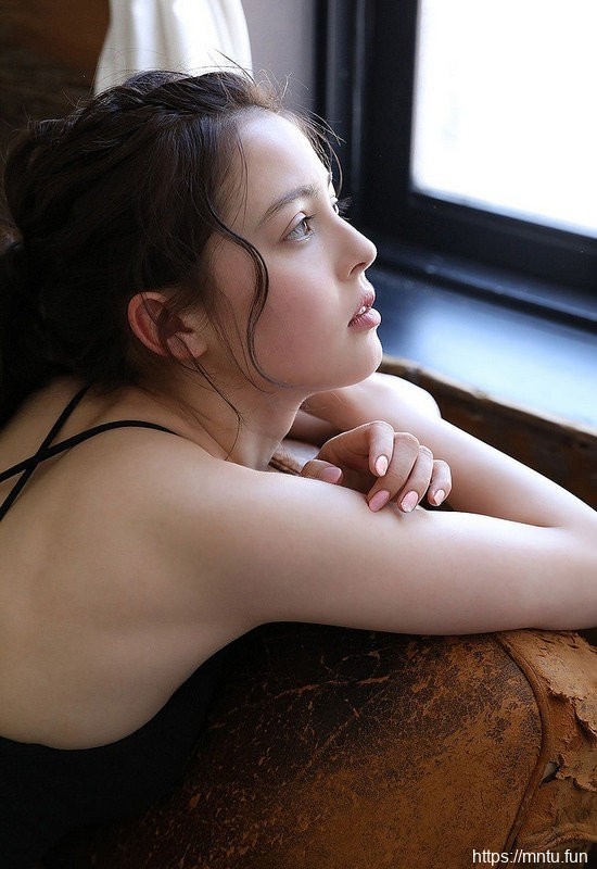 娇躯又水又嫩的混血美女死库水丁字裤饱满诱人特性写真