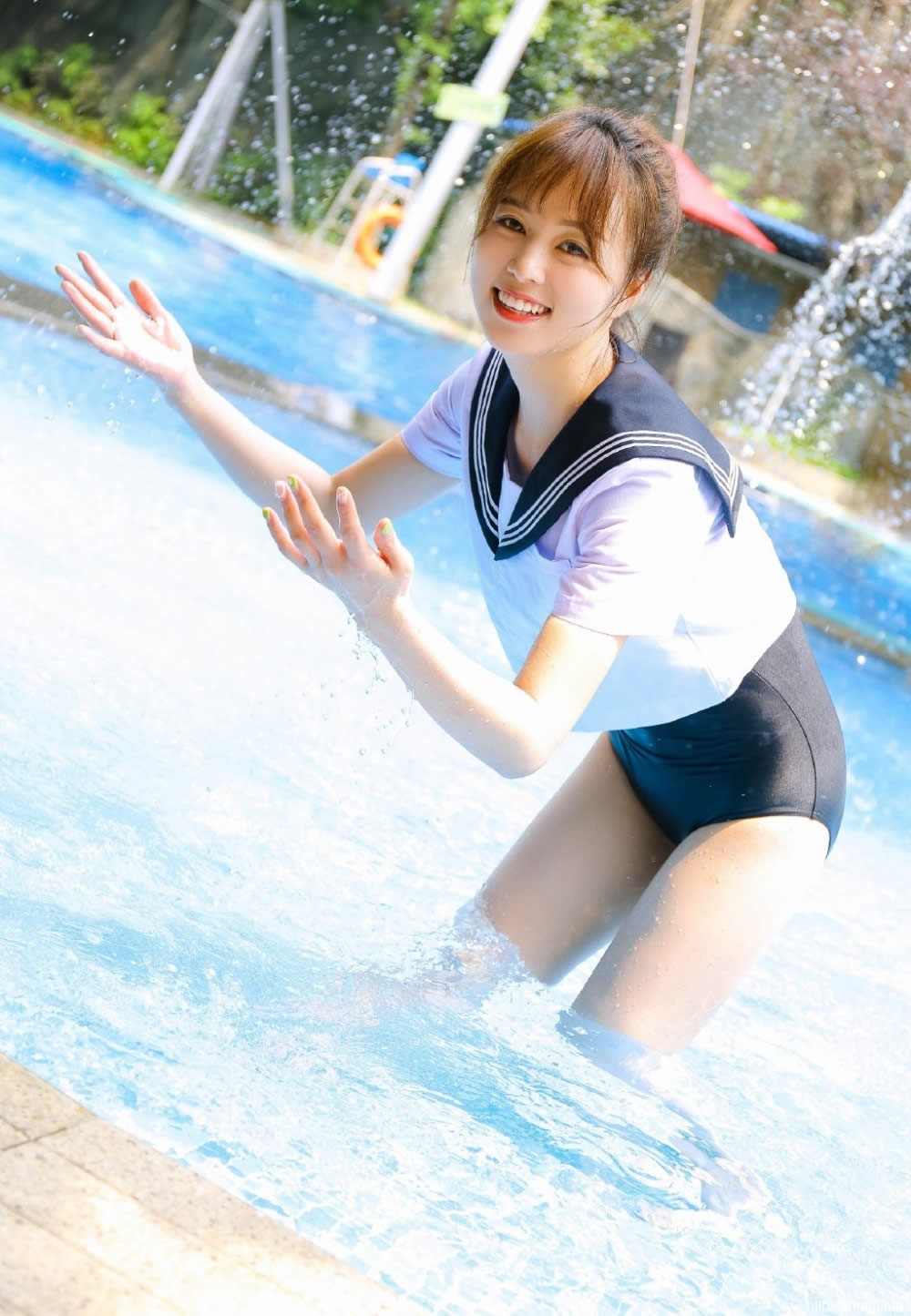 夏日清凉死库水丁字裤泳衣身体饱满性感青春靓丽美女写真