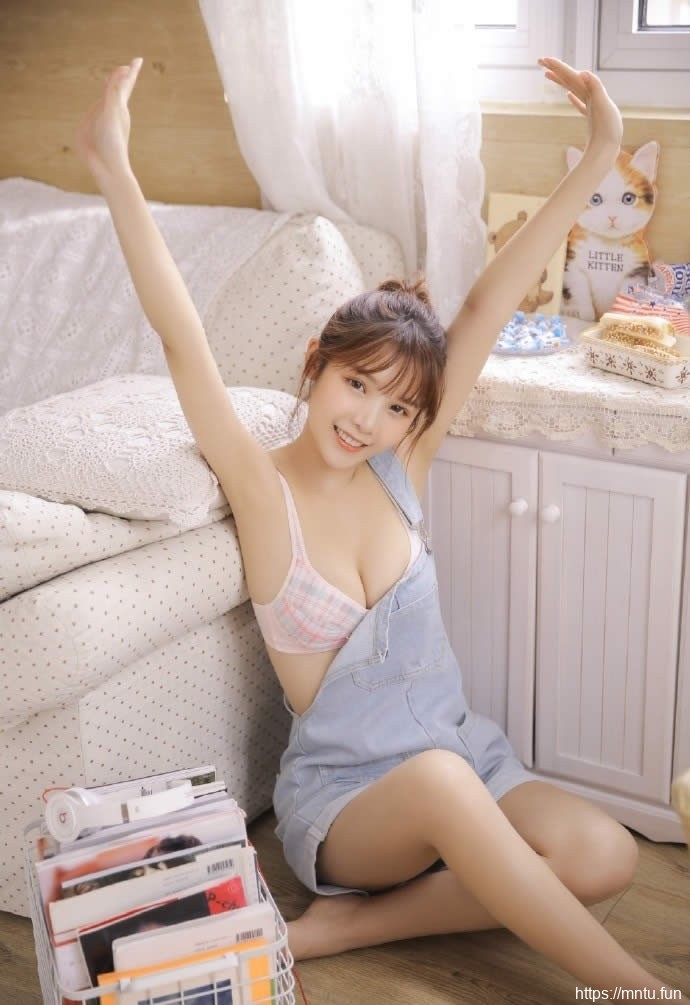 爆乳心爱美女俏皮元气青涩稚嫩惹火身体曲线性感图片