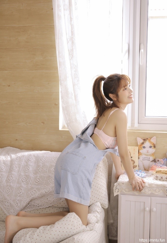 爆乳心爱美女俏皮元气青涩稚嫩惹火身体曲线性感图片