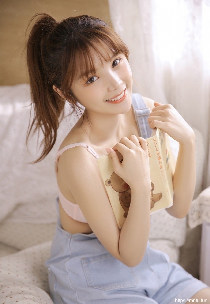 爆乳心爱美女俏皮元气青涩稚嫩惹火身体曲线性感图片