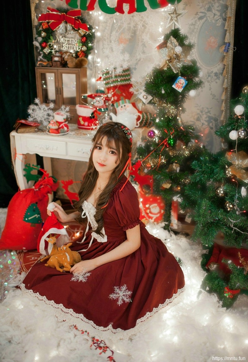 圣诞节娇柔妹子小巧玲珑惹人爱
