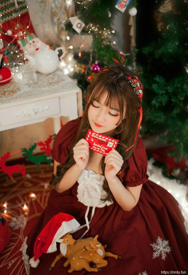 圣诞节娇柔妹子小巧玲珑惹人爱