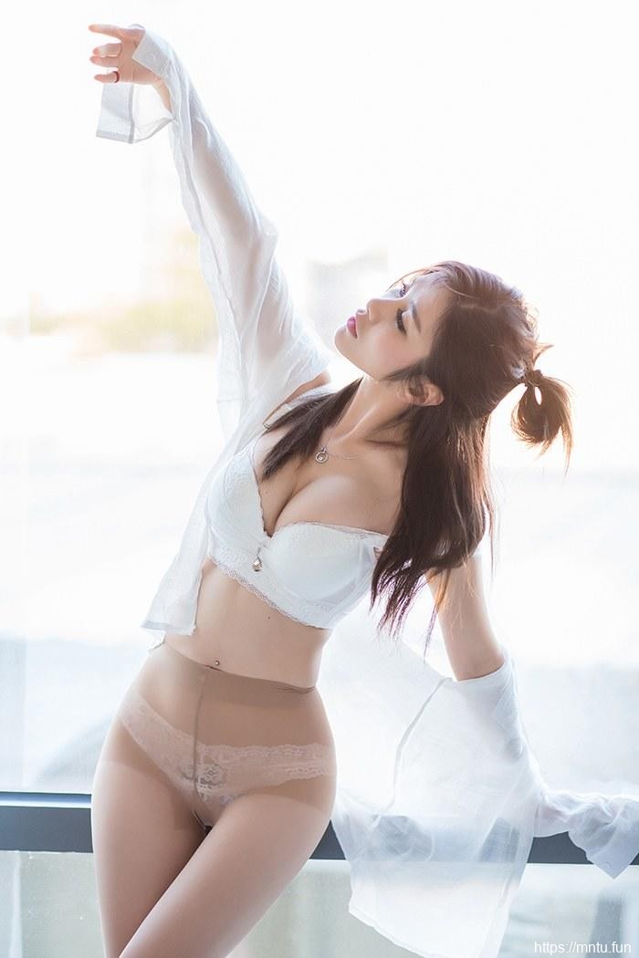 养眼少女李七喜衬衣连裤袜够吸睛【45P】