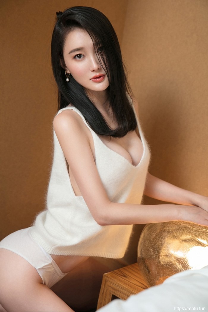 气质女郎潇同学透明薄纱一丝不挂【46P】