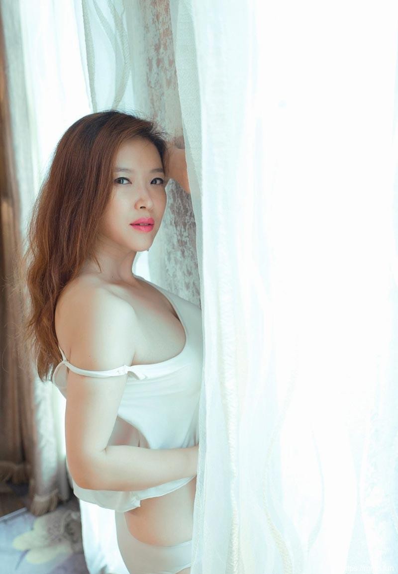 熟女模特大白兔丰满圆润香滑可人